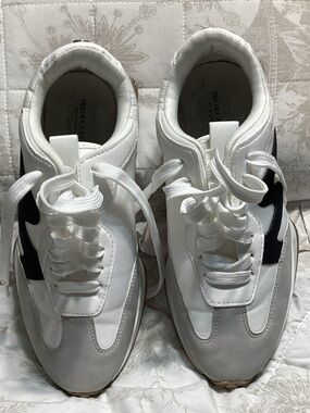Project Cozy White and Gray Women's Athletic Sneakers